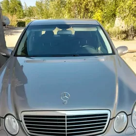 Mercedes-Benz E320 2003