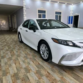 Toyota Camry 2021