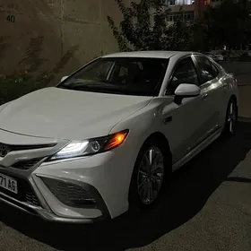 Toyota Camry 2021