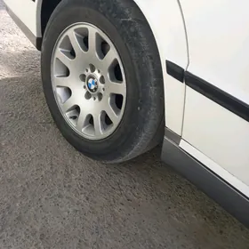 BMW e32