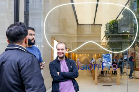 Apple şu hepde üç sany täze enjamyny hödürlemäge taýýarlanýar