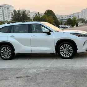 Toyota Highlander 2020