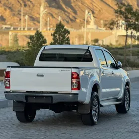 Toyota Hilux 2014