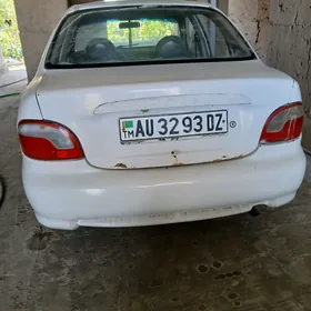 Hyundai Accent 2001
