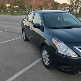 Nissan Versa 2016