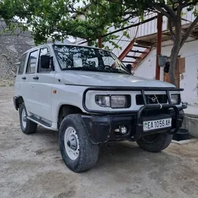 UAZ 469 2001