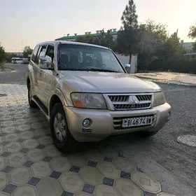 Mitsubishi Pajero 2005