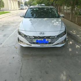 Hyundai Elantra 2021