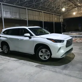 Toyota Highlander 2022