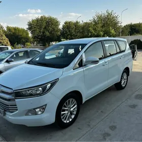 Toyota Innova 2019