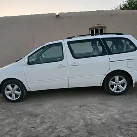 Toyota Sienna 2000