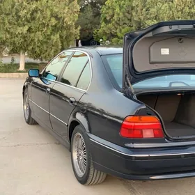 BMW E39 2000