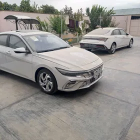 Hyundai Elantra GT 2025