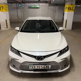 Toyota Camry 2021