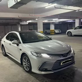 Toyota Camry 2024