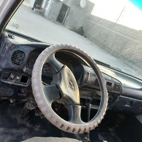 Hyundai H-1 1994