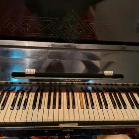 Продаётся пианино