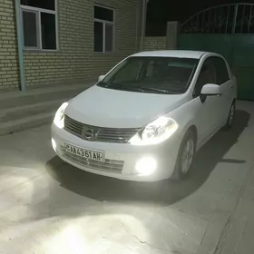 Nissan Versa 2010