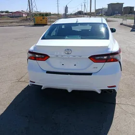 Toyota Camry 2022