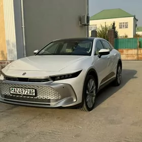 Toyota Crown 2023