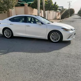 Lexus ES 350 2019