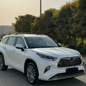 Toyota Highlander 2021