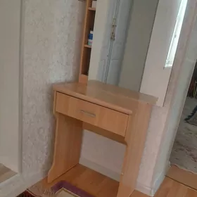 Aynaly tryumo, podtelewizornik