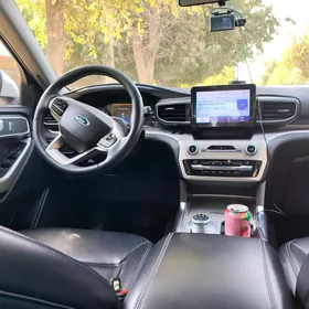 Ford Explorer 2021