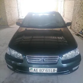 Toyota Camry 2000