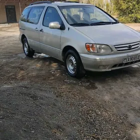 Toyota Sienna 2002