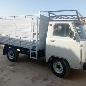 UAZ Profi 1999