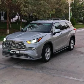 Toyota Highlander 2022