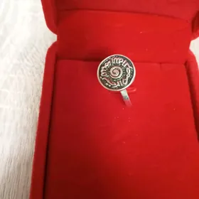 Kümüş ýüzük Arap gatly