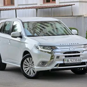 Mitsubishi Outlander 2023