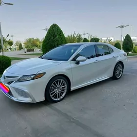 Toyota Camry 2021
