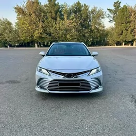 Toyota Camry 2022