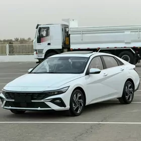 Hyundai Elantra 2025