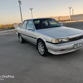Toyota Camry 1990