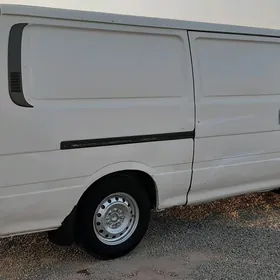 Toyota Hiace 2003