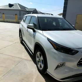Toyota Highlander 2022