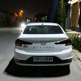 Hyundai Elantra 2020