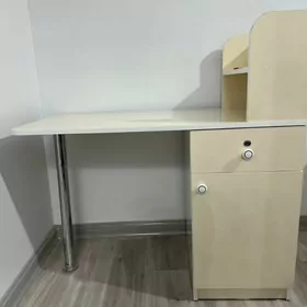Стол для маникюра