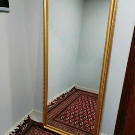 Ýüz görülýän aýna