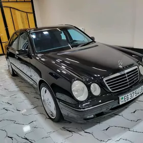 Mercedes-Benz E320 2002