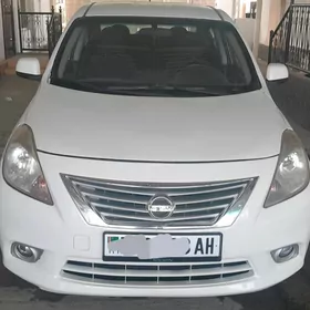 Nissan Versa 2011