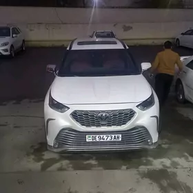 Toyota Highlander 2022