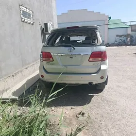 Toyota Fortuner 2006