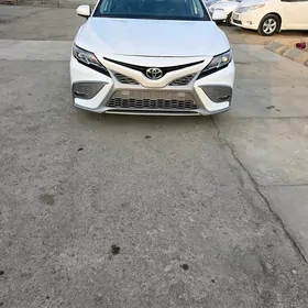 Toyota Camry 2020