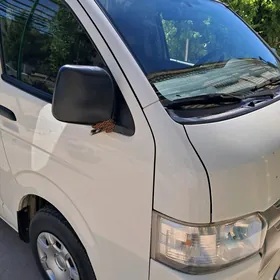 Toyota Hiace 2017