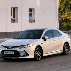 Toyota Camry 2022